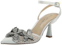 Betsey Johnson Women's Sofya Pump, Ivory, 7.5