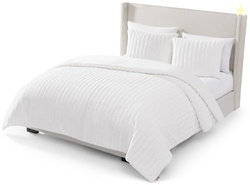 UGG Kenzie Full/Queen Comforter Set with 2 Pillow Shams Plush Faux Fur Bedding Soft Warm Down Alternative Comforter Washable Hypoallergenic Fluffy Blanket Set for Bedroom, Full/Queen Size, White Snow