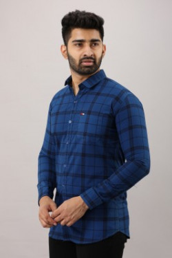 Surhi Men Checkered Casual Blue Shirt