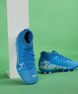 Nike Footwear upto 75% off 