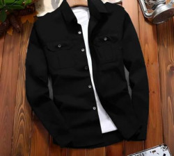 Men Regular Fit Solid Spread Collar Casual Shirt