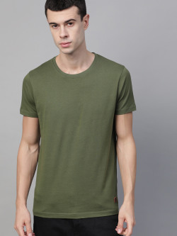 Roadster Men Olive Green Solid Round Neck T-shirt