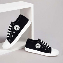 Men Sneaker upto 70% off
