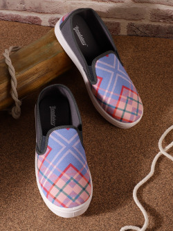 Roadster Women Printed Slip-On Sneakers