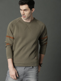 Roadster Men Olive Green Solid Sweatshirt