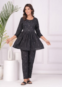 KAMDEV Women Printed Black Top & Pyjama Set