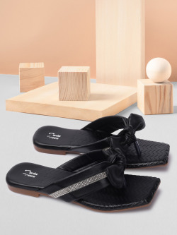 TWIN TOES Women Black Open Toe Flats with Bows