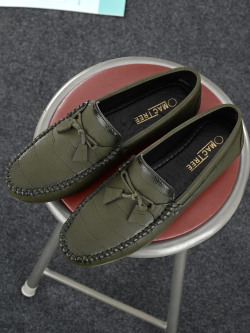 Mactree Men Olive Green Textured PU Loafers