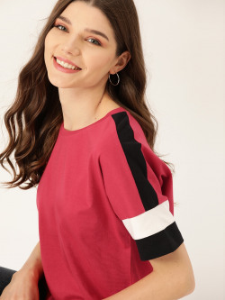 DressBerry Women Red Solid Pure Cotton Round Neck T-shirt