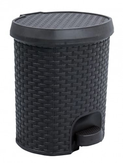 Esquire Plastic Prime Pedal Dustbin, Black, 10Ltr