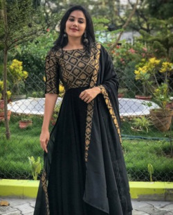 Shedika Women Kurta Dupatta Set