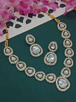 AASHISH IMITATION Gold-Plated Kundan-Studded Jewellery Set