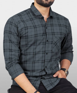 Men Regular Fit Spread Collar Casual Shirt