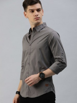 Roadster Men Solid Casual Grey Shirt