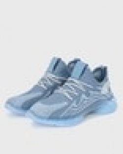 Low-Top Lace Up Shoes