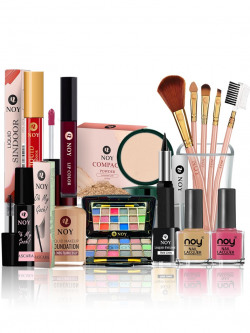 NOY Set Of 15 Makeup Gift Set
