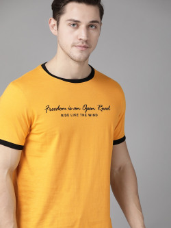 Roadster Men Mustard Yellow Printed Pure Cotton Round Neck T-shirt