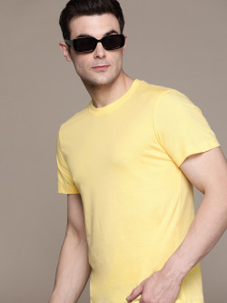 The Roadster Lifestyle Co. Round Neck T-shirt