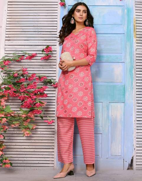 Women Cotton Blend Kurta Pant Set