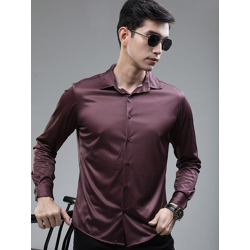 HIGHLANDER Men Cutaway Collar Solid Slim Fit Casual Shirt