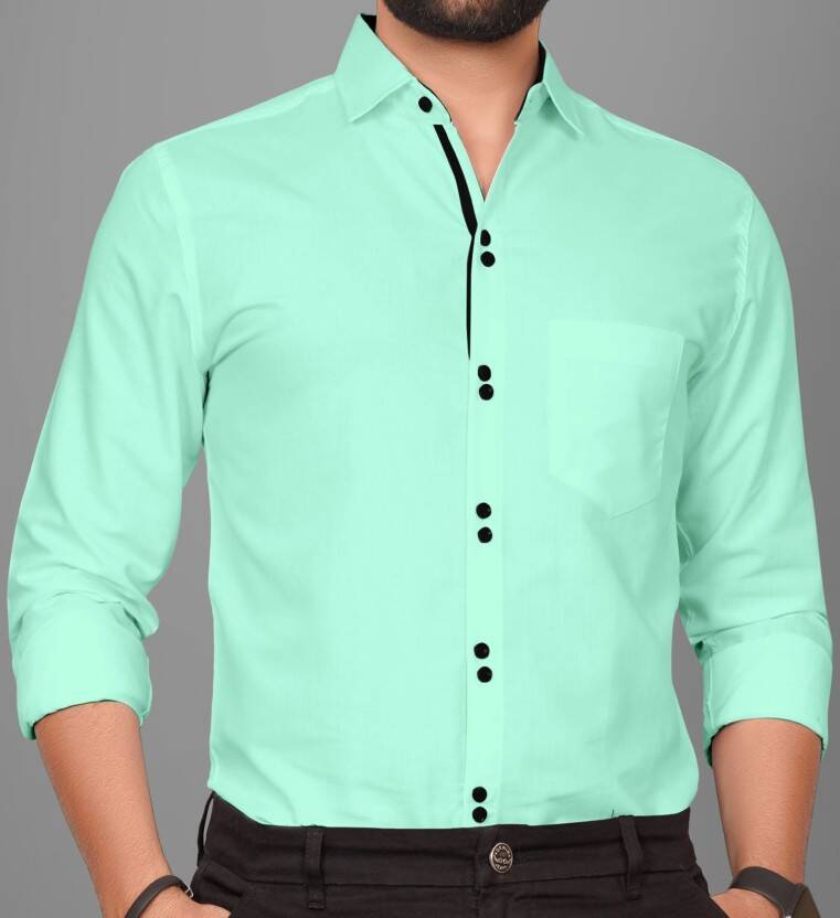 Men Regular Fit Solid Spread Collar Casual Shirt