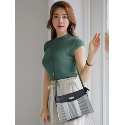 AMYENCE Women Textured Messenger Bag
