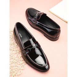 Men Buckle Detailed Formal Loafers