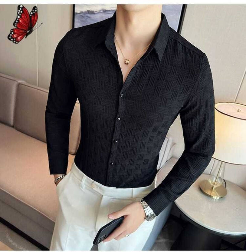 Men Regular Fit Solid Spread Collar Formal Shirt