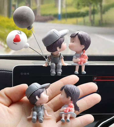 LAVITRA Car Dashboard Cute Love Couple I Love You Balloon Car Interior Showpiece Desk Decorative Showpiece - 5 cm(Polyresin, Multicolor)