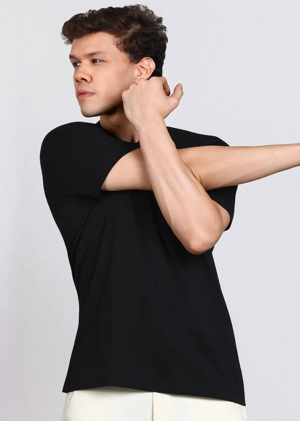 Men Solid Round Neck Pure Cotton Black T-Shirt