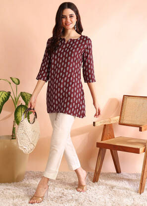 Women Floral Print Cotton Rayon Straight Kurta(Maroon)