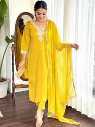 Fashion Basket Women Ethnic Motifs Embroidered Regular Kurta with Trou