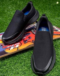 RED TAPE Men Slip-On Walking Sandals