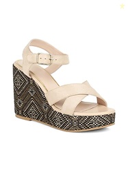 BATA Women's Kelsie Beige Sandal-5 Kids UK (7618078)