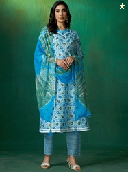 AMRUTVARSHA CREATION Floral Printed Pure Cotton A-Line Kurta With Trou