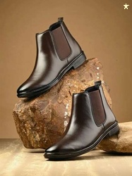 Roadster Men Round Toe Chelsea Boots