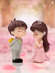 CraftVatika Valentine Gift Proposal Love Couple Miniature Green Resin 