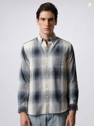 THE BEAR HOUSE Men Slim Fit Checkered Button Down Collar Casual Shirt