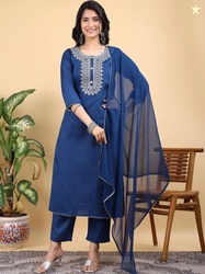 JOGAN Women Embroidered Kurta with Trousers With Dupatta