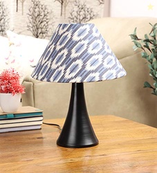 tu casa Table Lamps Black Metal Base with Blue/White Cotton (Ikat Prin