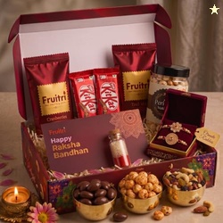 Bay Nut diwali Gift Hamper with cranberries, chocoalmond,trail mix 100